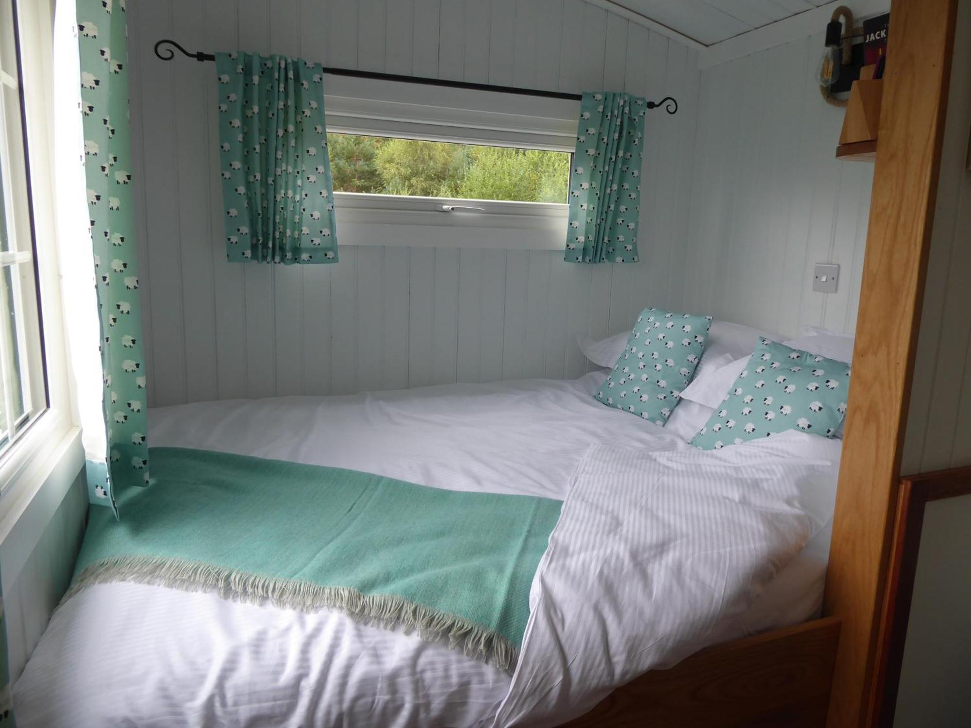 Dalnoid Cottages & Treehouses Nr Glenshee ภายนอก รูปภาพ