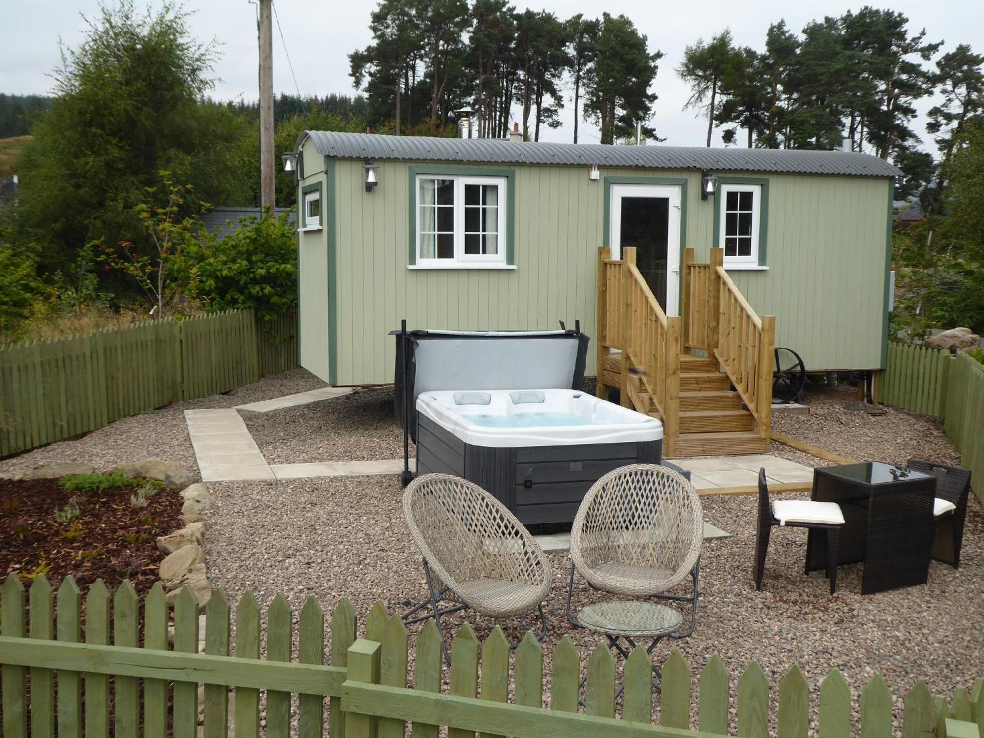 Dalnoid Cottages & Treehouses Nr Glenshee ภายนอก รูปภาพ