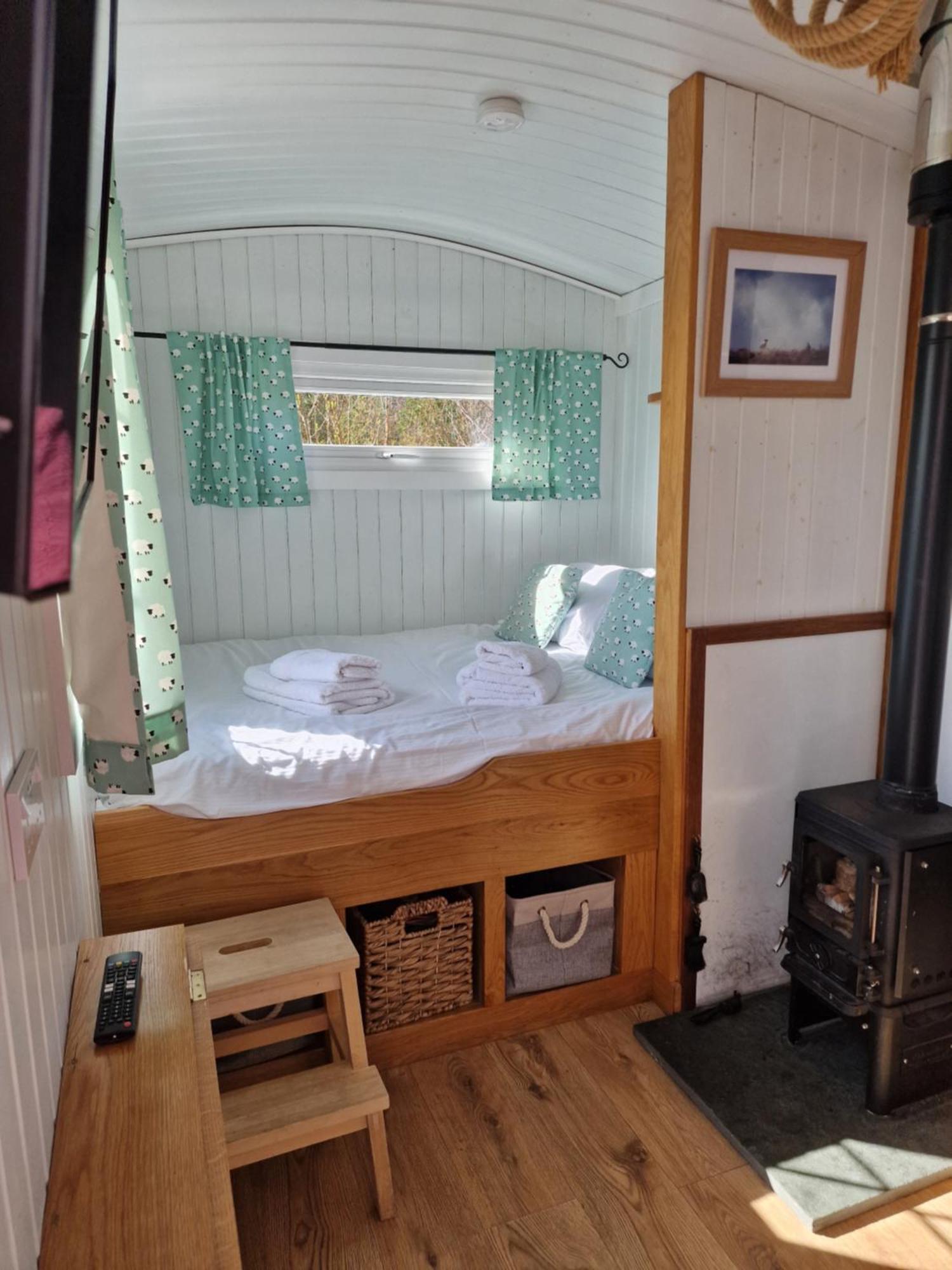 Dalnoid Cottages & Treehouses Nr Glenshee ภายนอก รูปภาพ