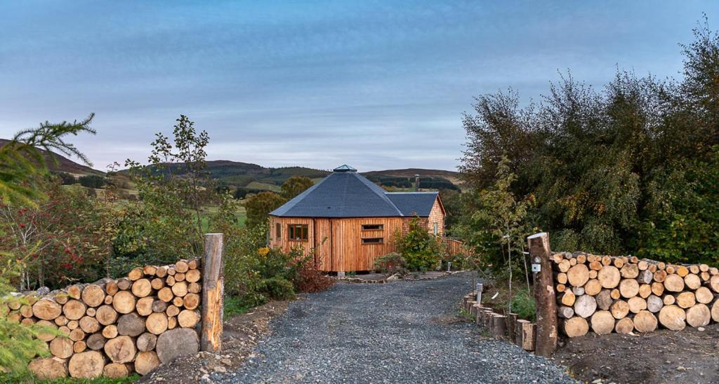 Dalnoid Cottages & Treehouses Nr Glenshee ภายนอก รูปภาพ