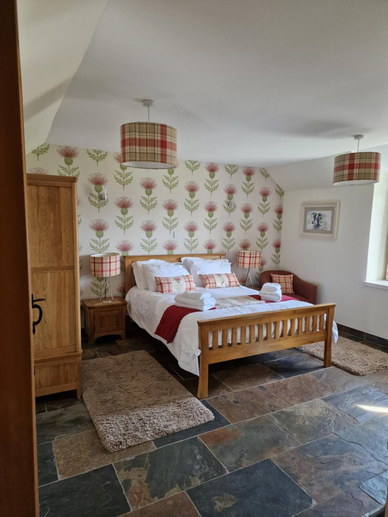 Dalnoid Cottages & Treehouses Nr Glenshee ภายนอก รูปภาพ