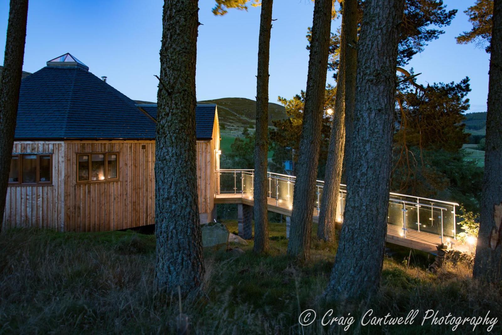 Dalnoid Cottages & Treehouses Nr Glenshee ภายนอก รูปภาพ