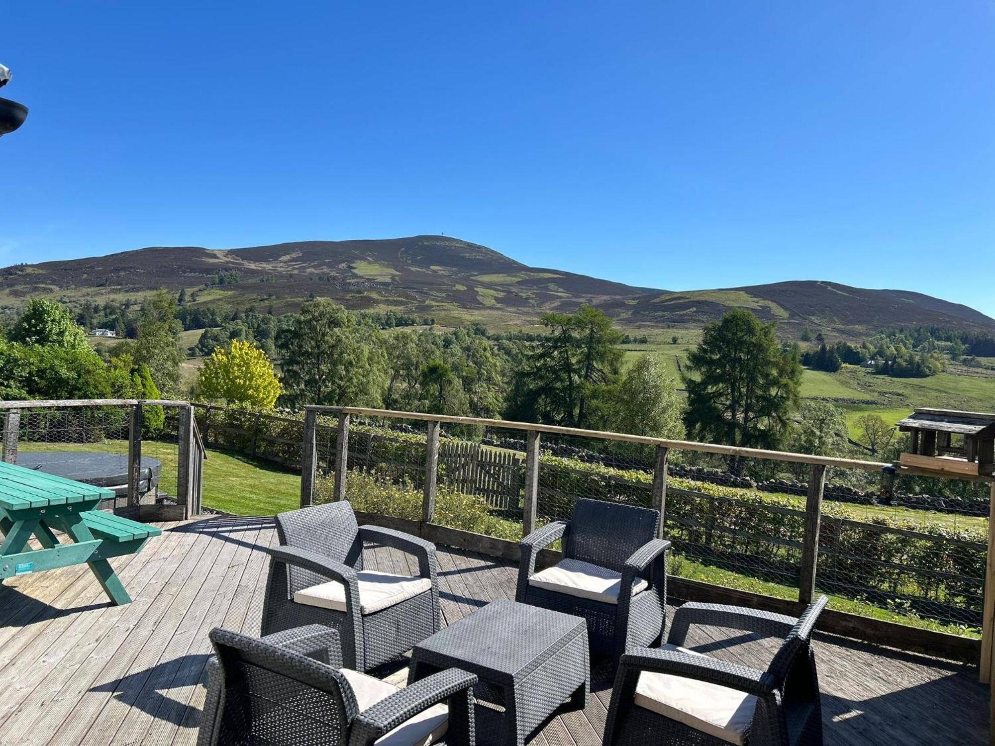 Dalnoid Cottages & Treehouses Nr Glenshee ภายนอก รูปภาพ