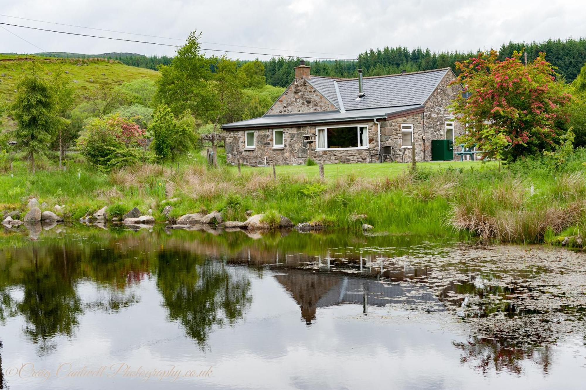 Dalnoid Cottages & Treehouses Nr Glenshee ภายนอก รูปภาพ